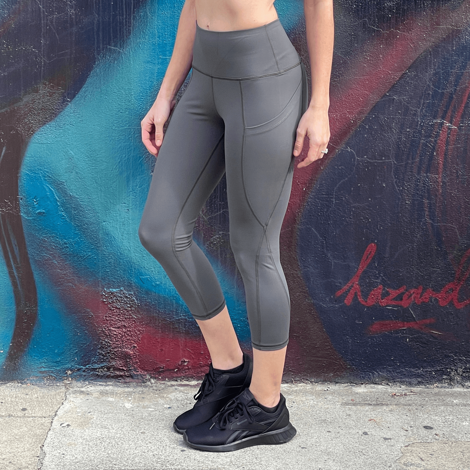 Seajoy Athletic High-Waisted Capri Leggings with Hip Pockets-2