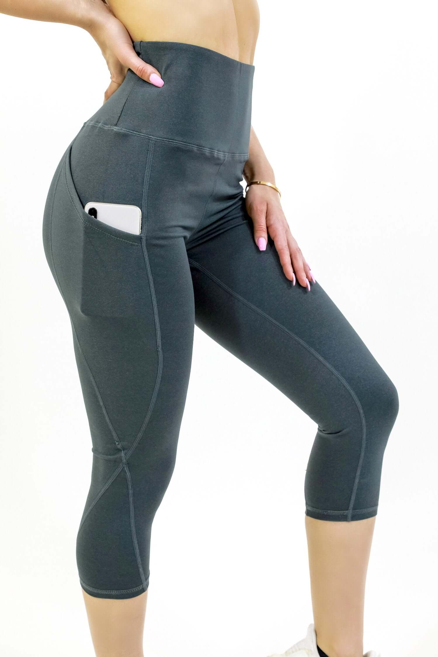 Seajoy Athletic High-Waisted Capri Leggings with Hip Pockets-0
